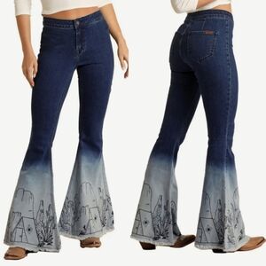 Rock & Roll Cowgirl "Desert Ombre High Rise Bell Bottom Jean" | Women's Size 30